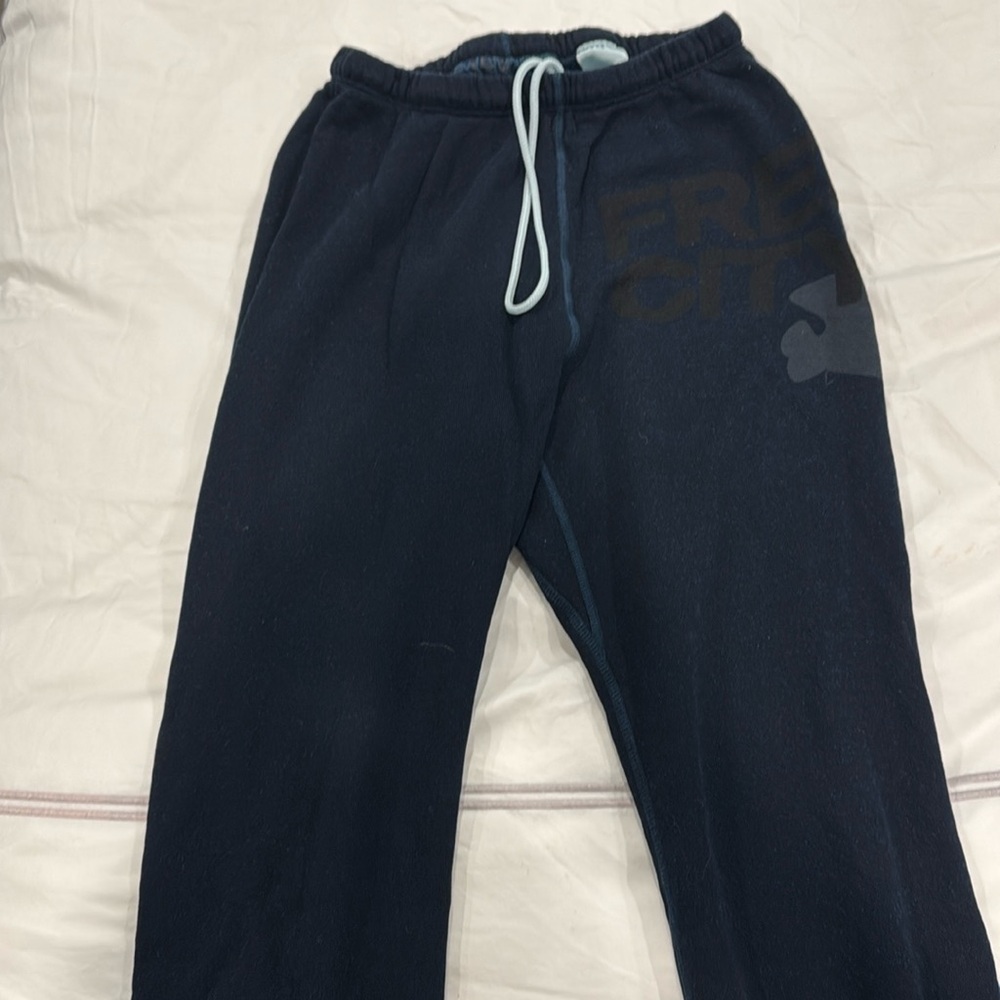 Freecity sweats. Dark navy blue size xs